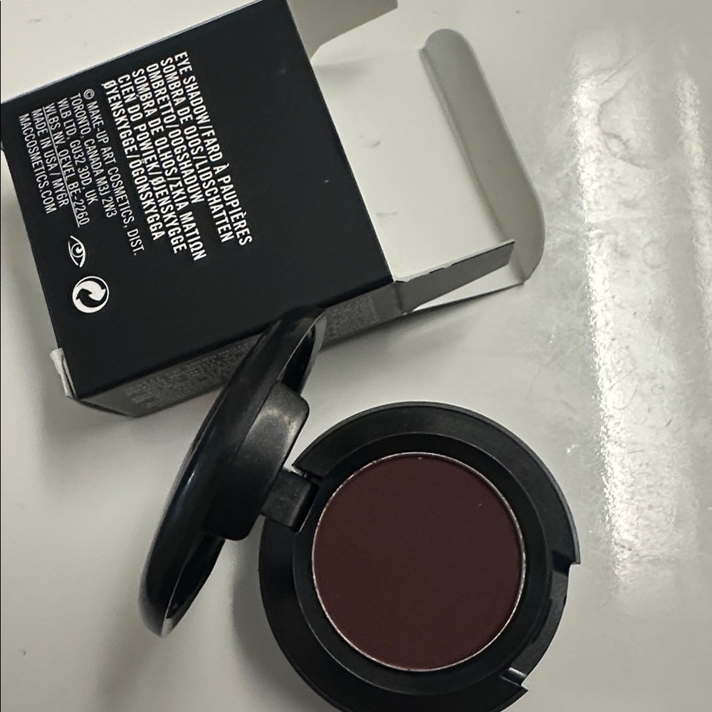 MAC SHADY SANTA eyeshadow NIB Matte - Picture 4 of 5